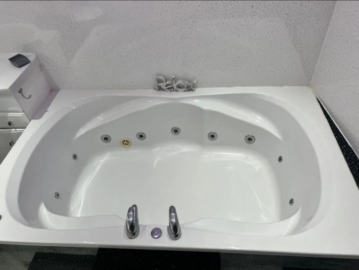 Sea View Lavish Apartment Sky Tv Whirlpool Bath Huge Balcony Newly Refurbished Bridlington