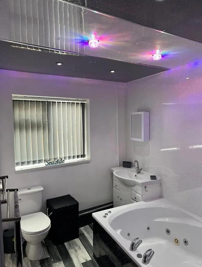 Sea View Lavish Apartment Sky Tv Whirlpool Bath Huge Balcony Newly Refurbished Bridlington Wielka Brytania