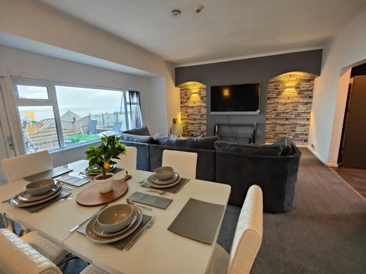 Sea View Lavish Apartment Sky Tv Whirlpool Bath Huge Balcony Newly Refurbished Bridlington