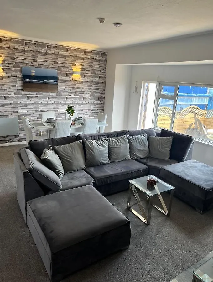 Sea View Lavish Apartment Sky Tv Whirlpool Bath Huge Balcony Newly Refurbished Bridlington