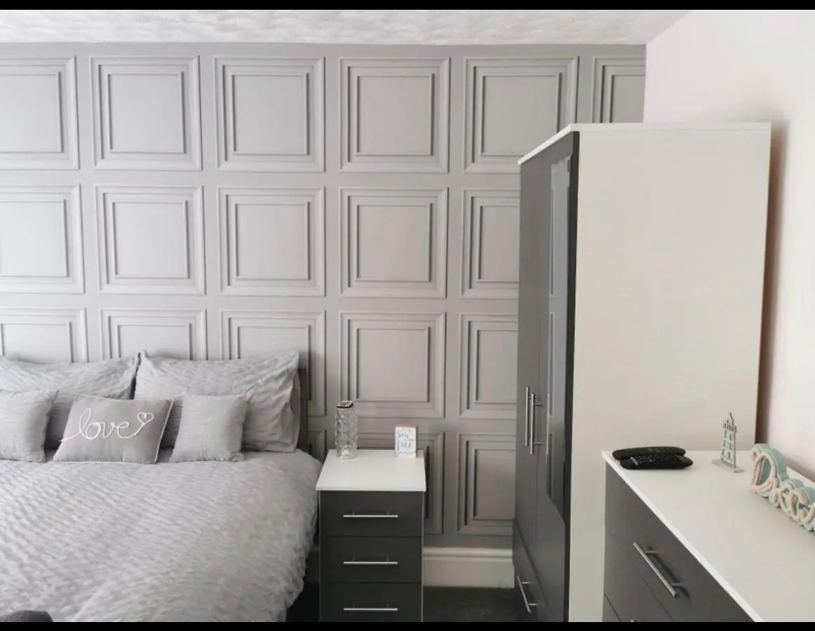 Sea View Lavish Apartment Sky Tv Whirlpool Bath Huge Balcony Newly Refurbished Bridlington