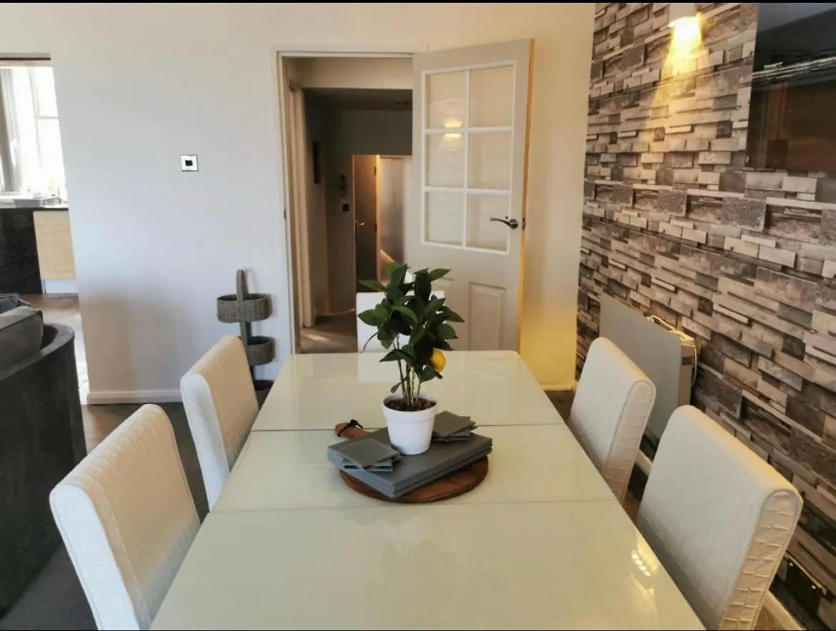 Sea View Lavish Apartment Sky Tv Whirlpool Bath Huge Balcony Newly Refurbished Bridlington
